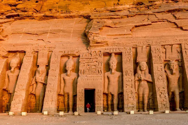 Der Tempel der Nofretete in Abu Simbel im Alten Ägypten