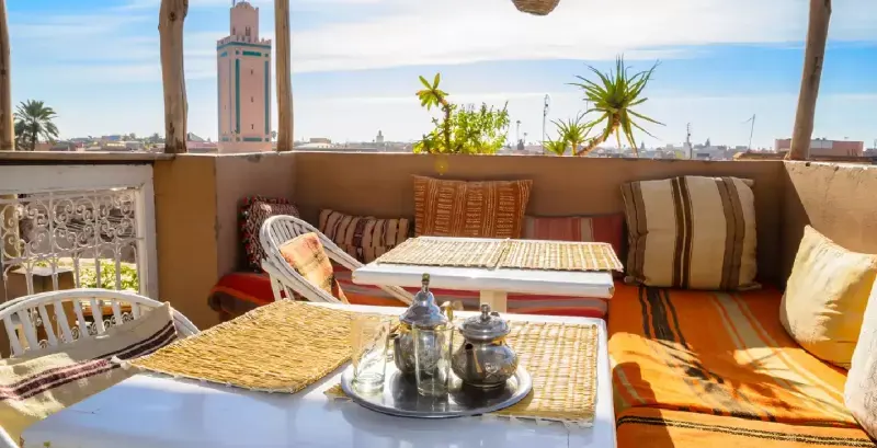 Té de menta en un restaurante en Marrakech