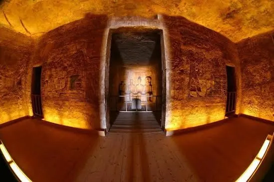 Cuando el sol atravesa el templo de Abu Simbel