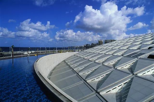 アレクサンドリア図書館の外側