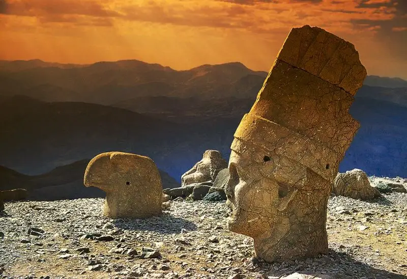 Nemrut statues 