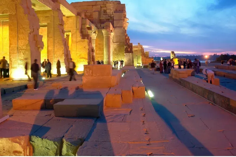 Ägypten, Kom Ombo, Naher Osten, architektonische Säule, Farbbild.