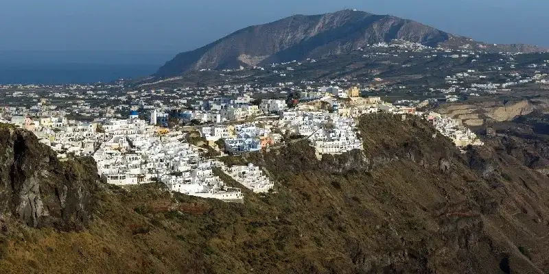 El Monasterio de Profitis Ilias, Santorini, Grecia