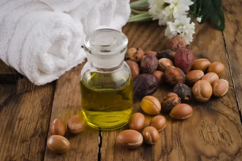 aceite-de-argan-con-frutos-de-argan