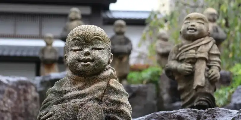 jizo-16-arhats-templo-rokkaku-do-quioto