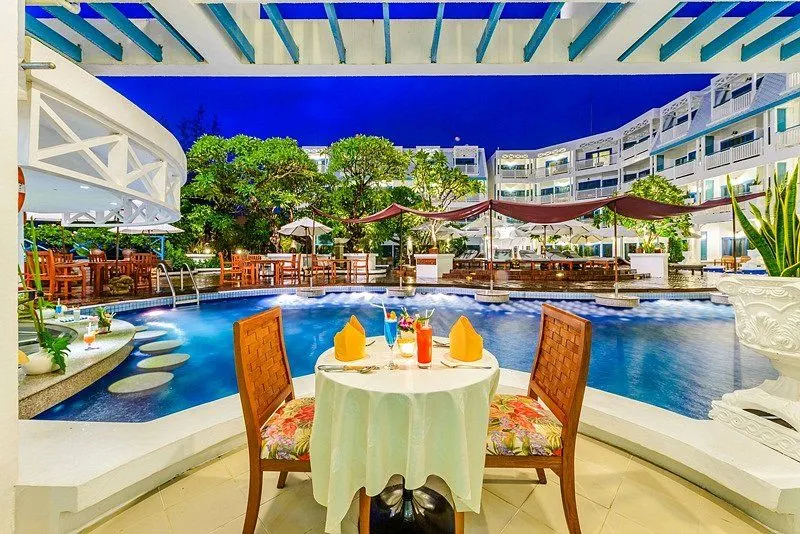 Pukhet: Andaman Seaview Karon Beach Resort