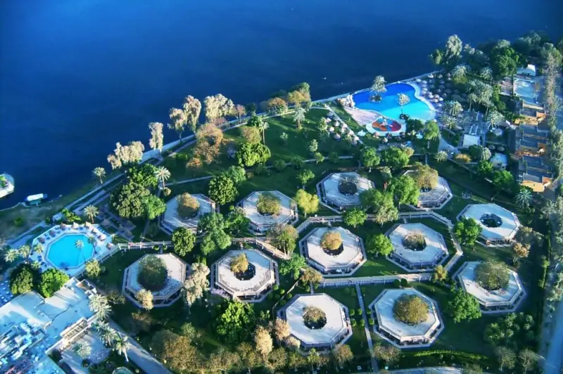  Jolie Ville Kings’ Island Luxor Resort