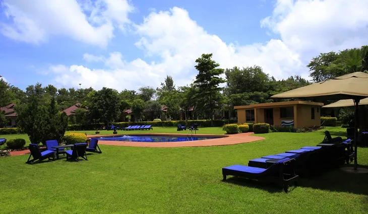 Bougainvillea Safari Lodge