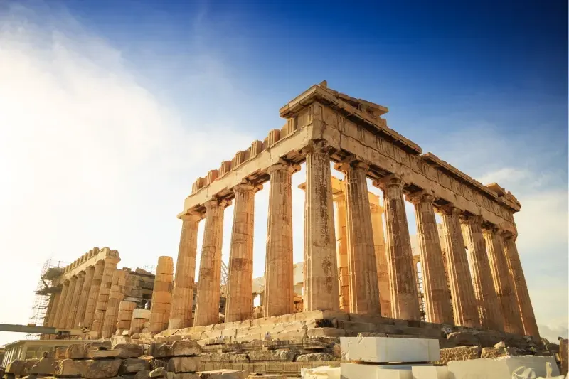 Akropolis von Athen mit dem Parthenon sowie dem Odeon des Herodes Atticus in Athen, Griechenland