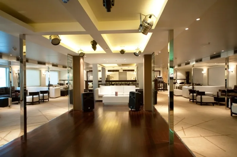 ファラーナイルクルーズのラウンジバー