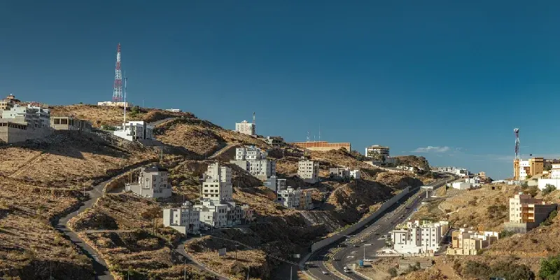 Una impresionante vista panorámica de Abha, la capital de la región de Asir en Arabia Saudita.