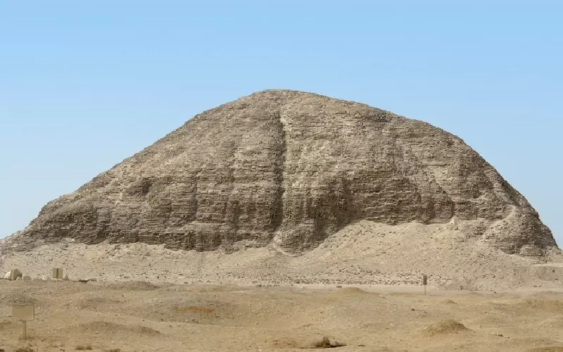 la pyramide de Hawara