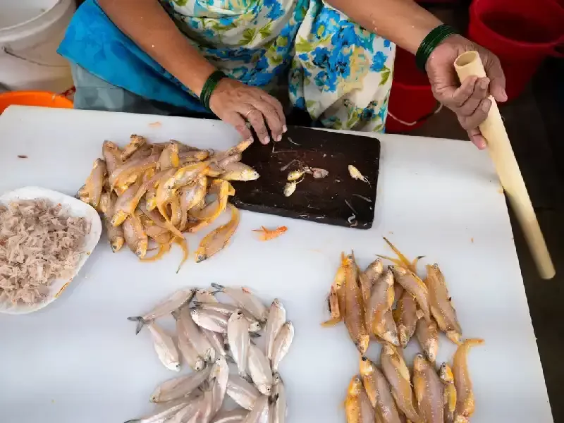 Pesci street food a Mumbai , Mumbai india