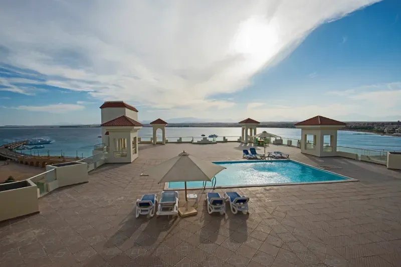 piscina con vista mare, sahl hasheesh