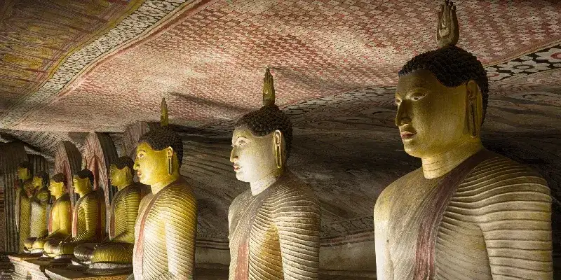 El templo rupestre de Dambulla, también conocido como el Templo Dorado de Dambulla, la parte central de Sri Lanka. 