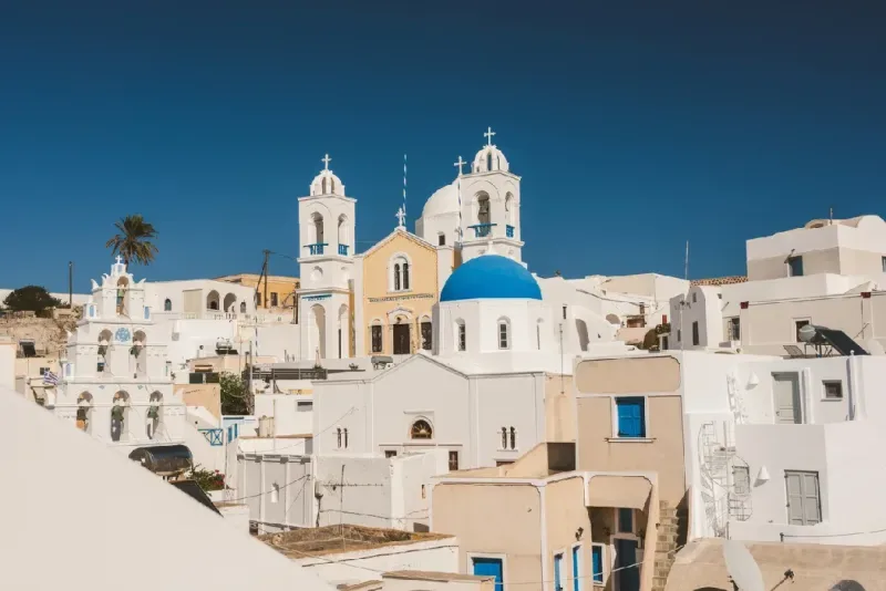 iglesia-de-megalochori-en-santorini-grecia