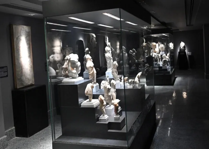 Glass boxes in Greco-Roman Museum, Greco-Roman Museum