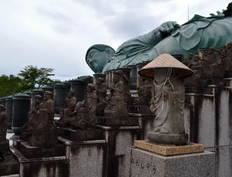 Templo Nanzoin: El Buda Reclinado de Bronce Más Grande del Mundo