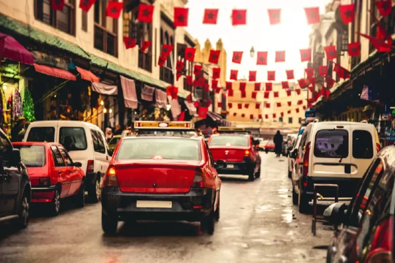 Petit taxi rojo en Fez, Marruecos
