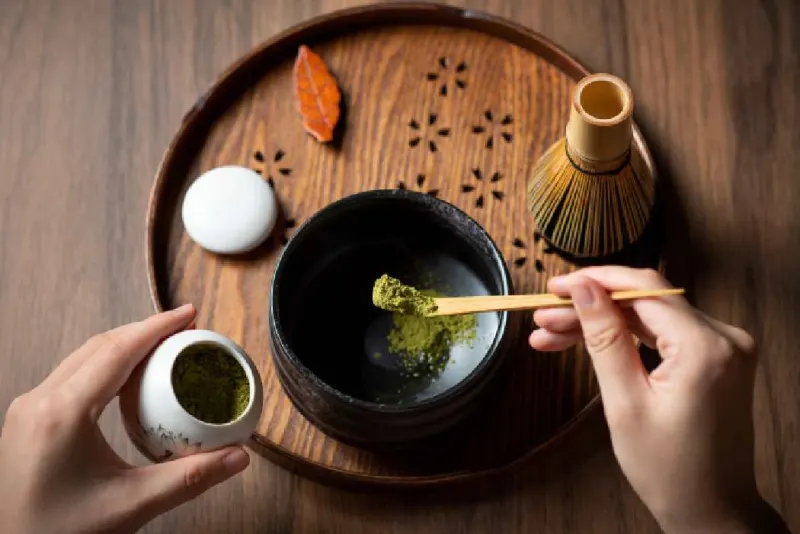 Cos’è l’arte del tè giapponese e perché è più di una semplice bevanda?