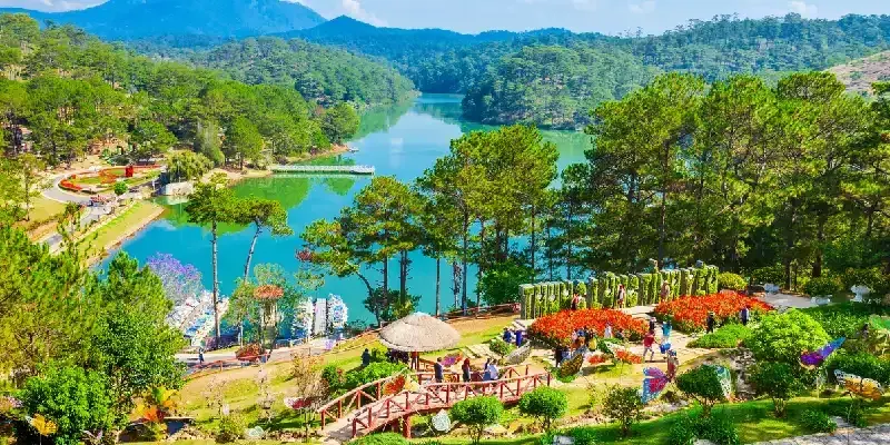 El parque Valle del Amor, o Thung Lung Tinh Yeu, en la ciudad de Dalat, Vietnam.