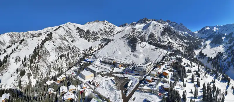 quadcopter-on-the-famous-ski-resortc-himbulak