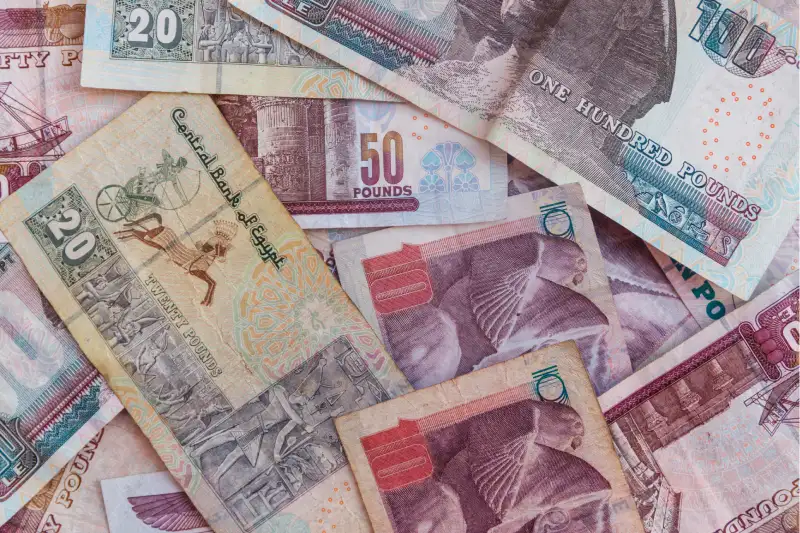 Monedas y billetes egipcios