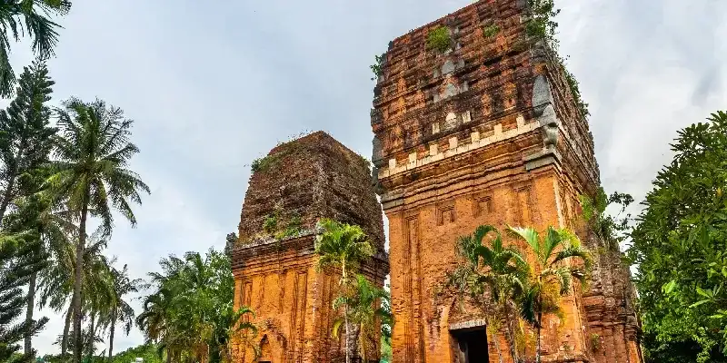 Torres gemelas Cham Tháp Đôi en Quy Nhơn, Vietnam.