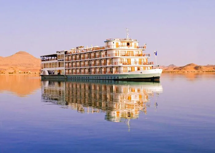 bateau de croisière sur le Nil entre Louxor et Assouan