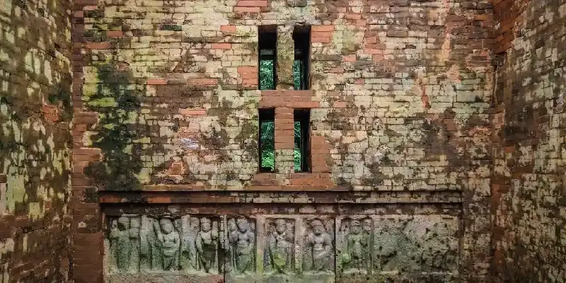 La arquitectura de los templos de My Son en el centro de Vietnam.