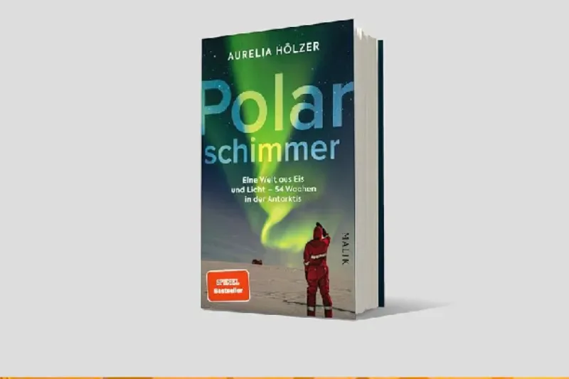 Buchcover von „Eine Welt aus Eis und Licht – 54 Wochen in der Antarktis“, das die Erlebnisse in der Antarctica über 54 Wochen zeigt, oft illustriert mit Eislandschaften, Schnee und polarer Natur.