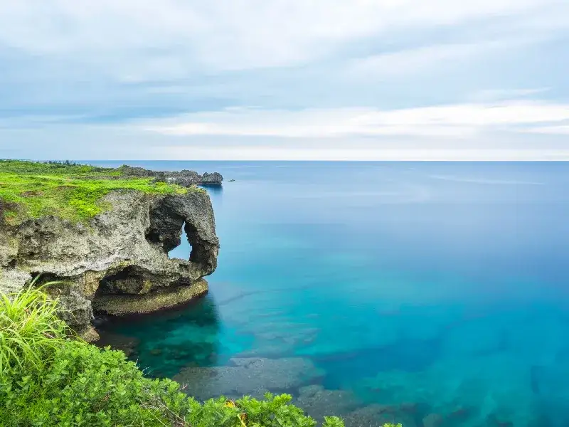 Cabo Manzamo: El Acantilado Más Espectacular de Okinawa