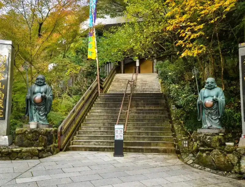 Templo Nanzoin: El Buda Reclinado de Bronce Más Grande del Mundo