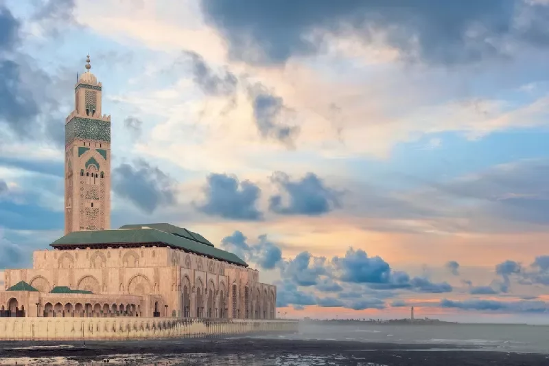 Moschea di Hassan II, Dove e la Moschea di Hassan II