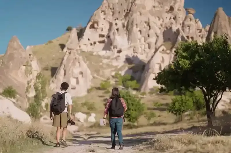 una coppia a uchisar , castello di uchisar