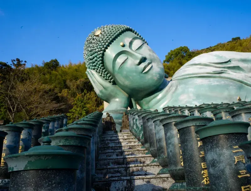 Templo Nanzoin: El Buda Reclinado de Bronce Más Grande del Mundo