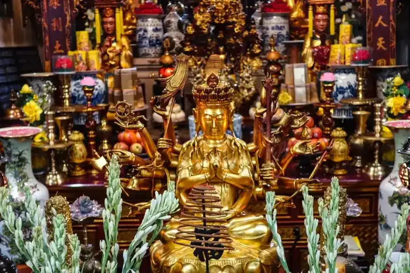 Fruits and flowers offered to the Buddhist gods at the One Pillar Pagona