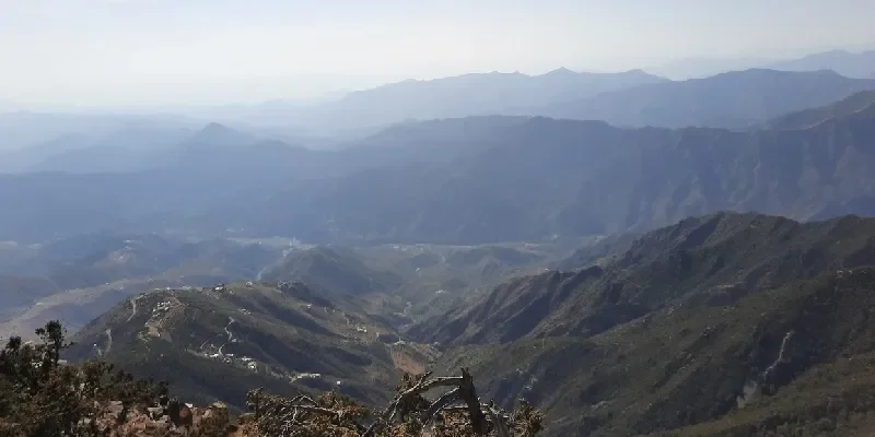 Vista panorámica de Jabal Sawda con el cielo.
