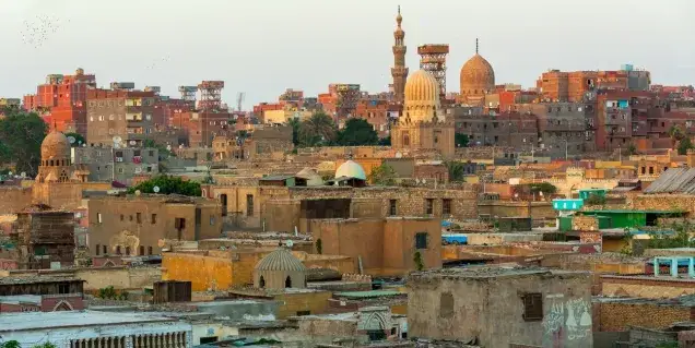 Dômes mamelouks du complexe de Barquq dans la cité des morts Égypte