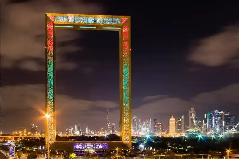 cornice di dubai , dubai frame