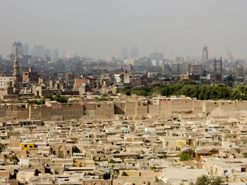 Minaret sculpté du complexe de Qaytbay dans la cité des morts Égypte