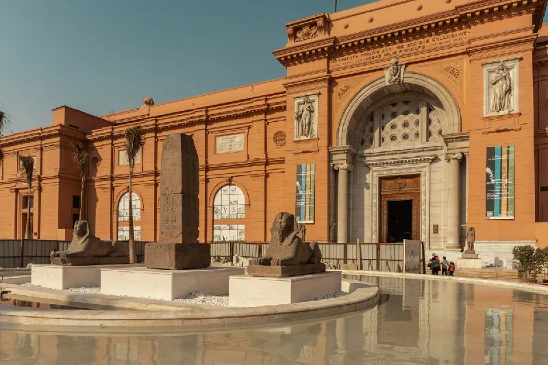 Entrada del Museo Egipcio de El Cairo