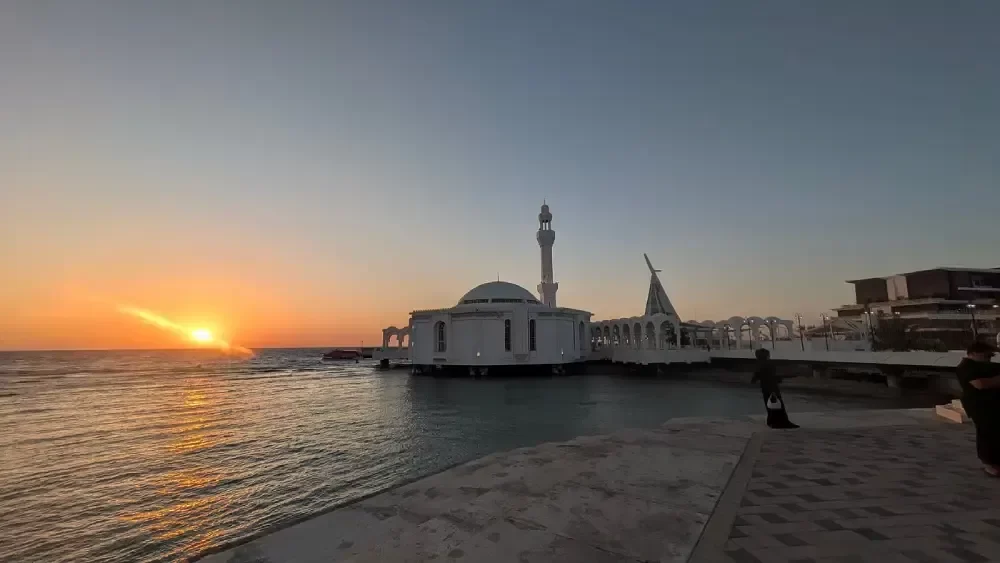 Al Rahma Masjid: A Marvel of Architectural Brilliance in Saudi Arabia