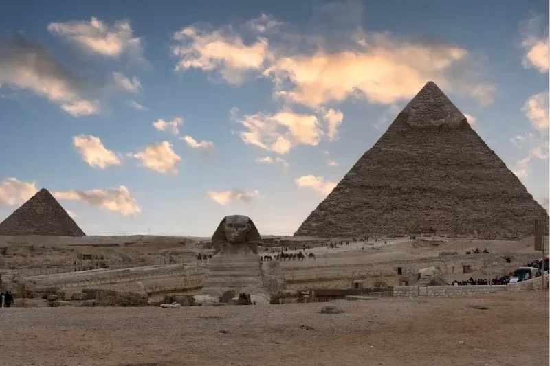 Die Große Sphinx von Gizeh im Pyramidenkomplex bei Kairo, Ägypten.
