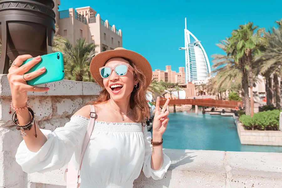Experience the Glamour of Dubai: 5 Hotels That Redefine Hospitality Experience the Glamour of Dubai: 5 Hotels That Redefine Hospitality