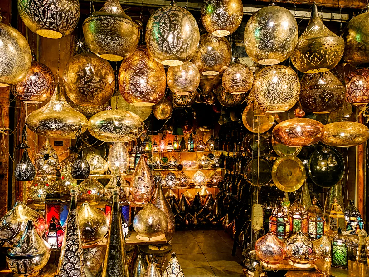 Marché animé de Khan el-Khalili au Caire