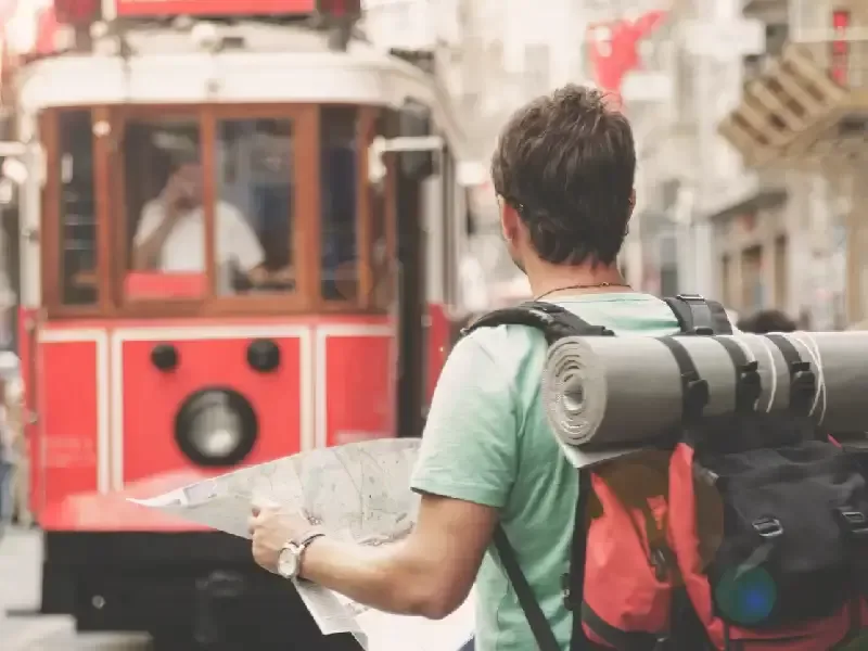 una turista ad istanbul , miglior periodo per andare in turchia