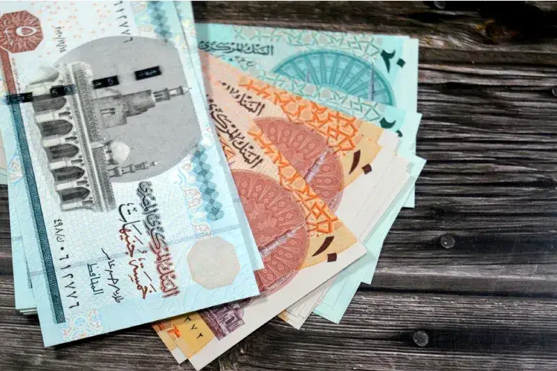 Ägyptische Banknoten mit 5, 10 und 20 Pfund (EGP) zeigen die Landeswährung Ägyptens und werden für den Geldwechsel sowie den Zahlungsverkehr im Land verwendet. Die Geldscheine werden von der Zentralbank Ägyptens herausgegeben.