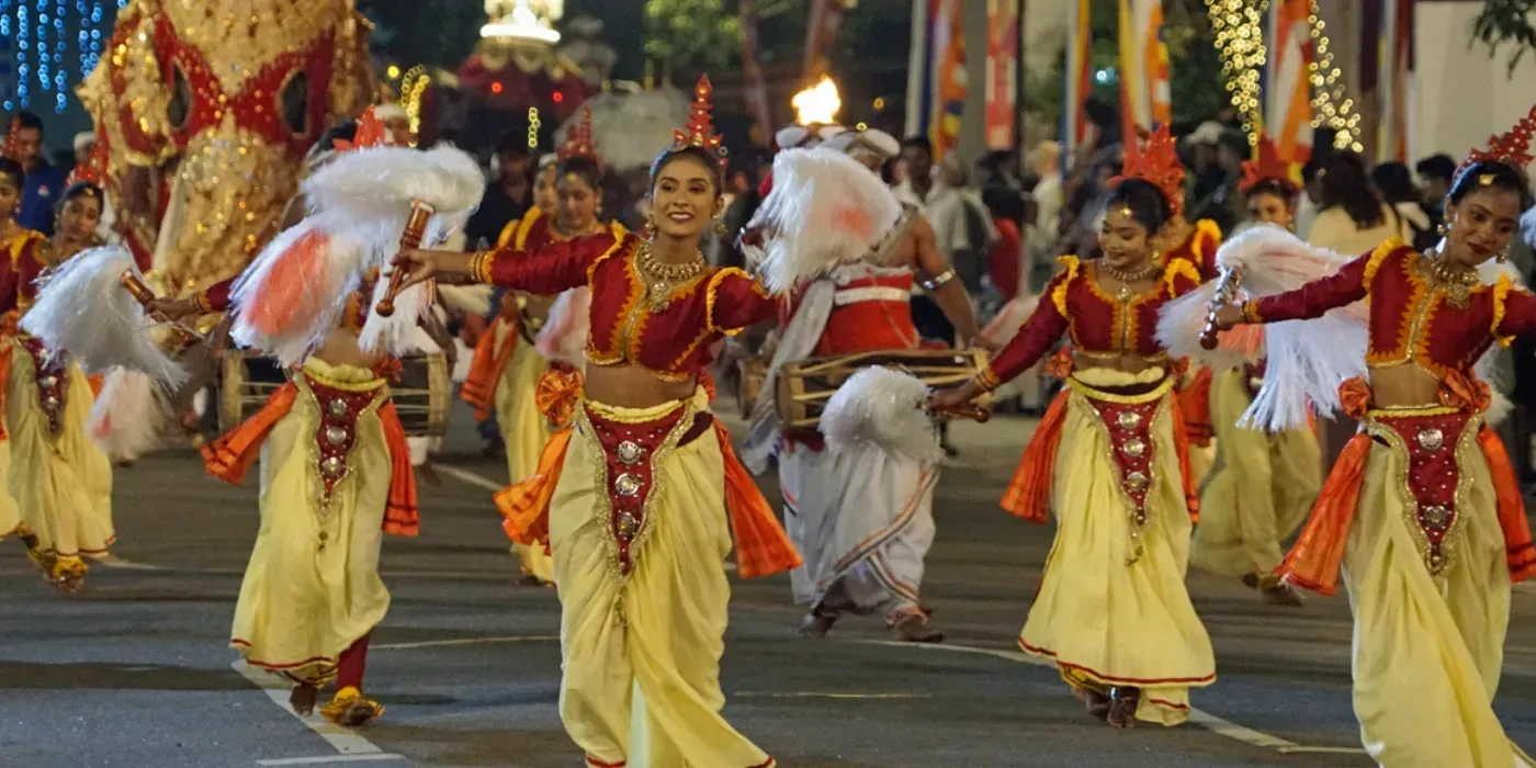 Gangaramaya Navam Maha Perahera festival in Colombo