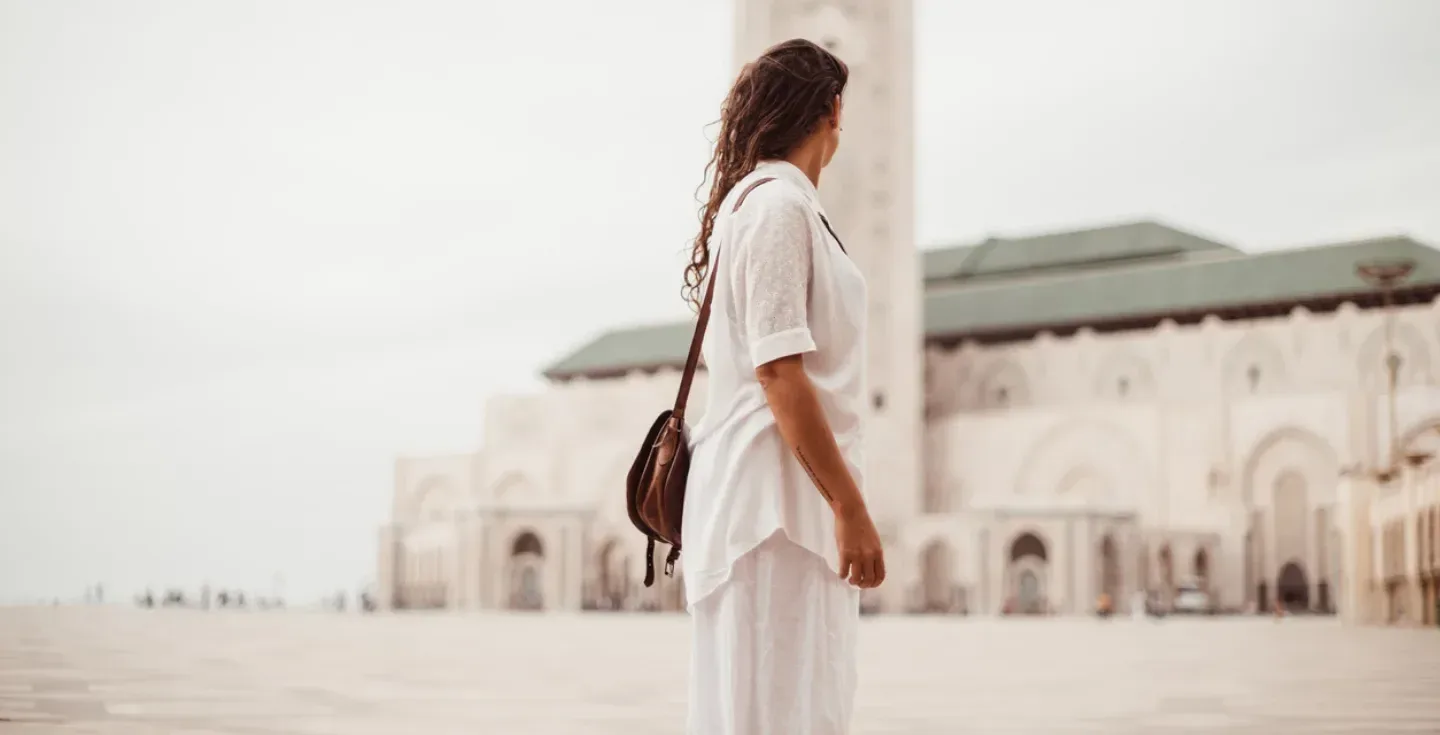Mujer turista en Casablanca, Marruecos.